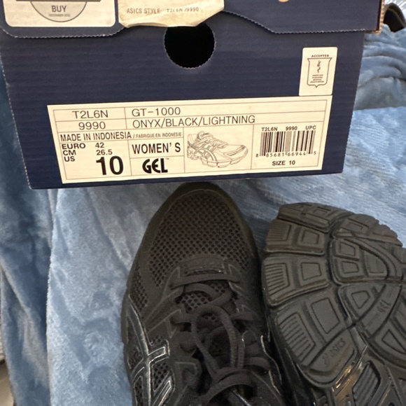 NEW Women’s ACICS Gel running shoes in size 10. - Picture 2 of 6